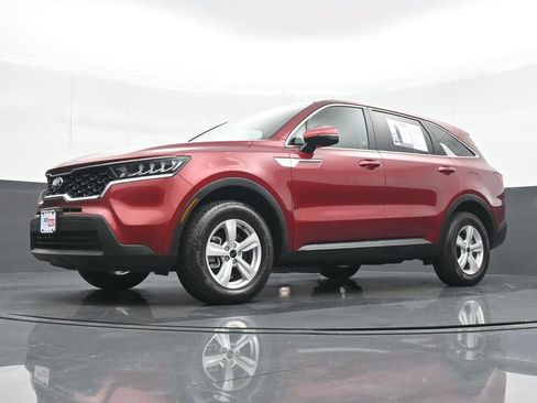 Used 2021 Kia Sorento LX image 16
