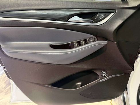 Used 2020 Buick Enclave Essence image 26