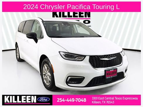 Used 2024 Chrysler Pacifica Touring-L image 1