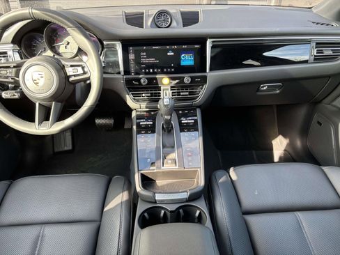 New 2026 Porsche Macan image 18