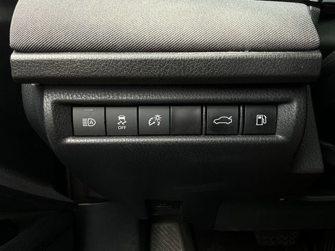 Used 2025 Toyota Camry LE image 21