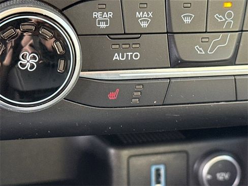 Used 2020 Ford Escape SE image 28