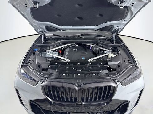 Used 2024 BMW X5 xDrive40i w/ M Sport Package image 31