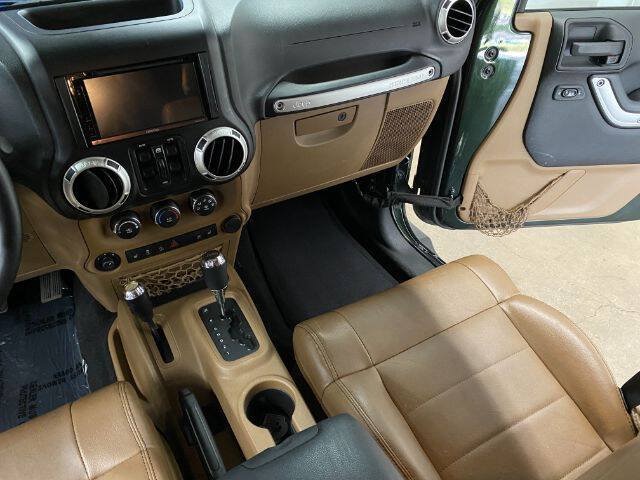 Used 2011 Jeep Wrangler Unlimited Sahara AWD/4WD image 18