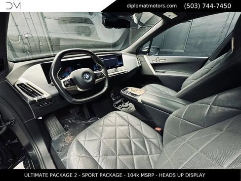 Used 2023 BMW iX xDrive50 w/ Ultimate Package 2 AWD/4WD image 17