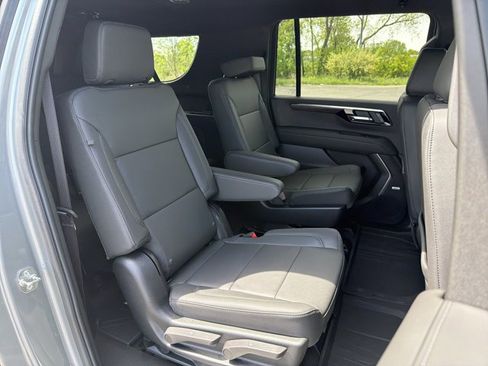 New 2026 Chevrolet Suburban LT w/ Comfort Package AWD/4WD image 27
