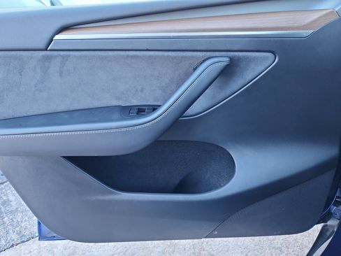 Used 2023 Tesla Model Y Long Range image 13