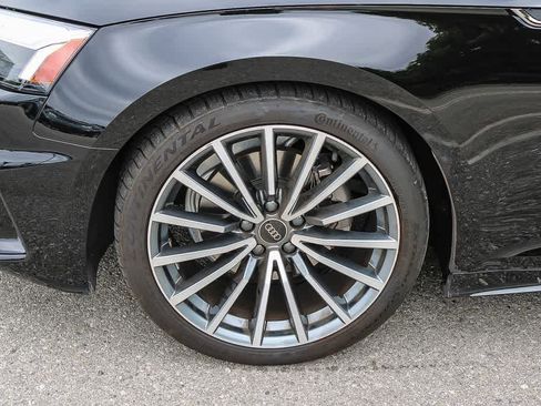 Used 2023 Audi Q3 2.0T Premium w/ Convenience Package image 5