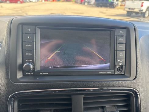 Used 2019 Dodge Grand Caravan SE image 22