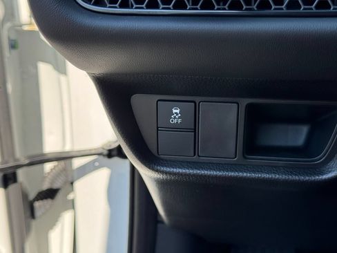 Used 2025 Honda HR-V LX image 28