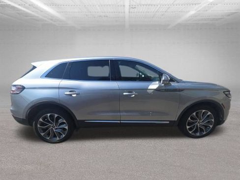 Used 2023 Lincoln Nautilus Reserve AWD/4WD image 8