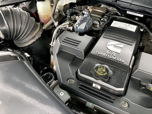 Used 2022 RAM 2500 Laramie AWD/4WD image 32