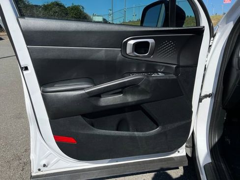 Used 2021 Kia Sorento S FWD image 16