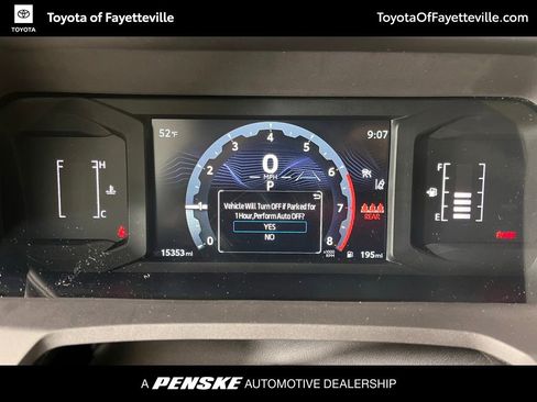 Certified 2025 Toyota Tacoma SR5 AWD/4WD image 33