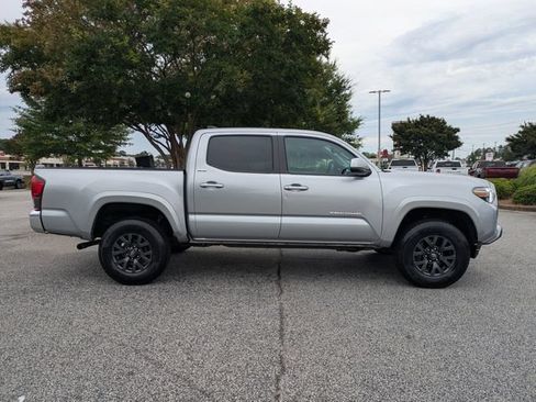 Used 2023 Toyota Tacoma SR5 RWD image 9