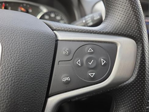 Used 2024 GMC Terrain SLE w/ Driver Convenience Package image 18