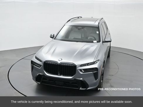 Used 2023 BMW X7 xDrive40i w/ Executive Package image 57
