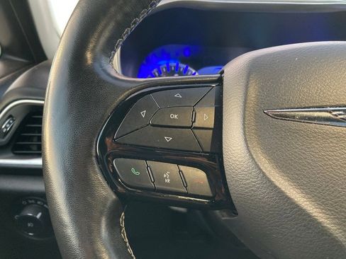 Used 2019 Chrysler Pacifica Touring Plus w/ Advanced Safetytec Group image 14