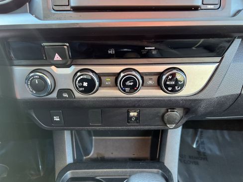 Used 2017 Toyota Tacoma SR w/ Tow Package image 19