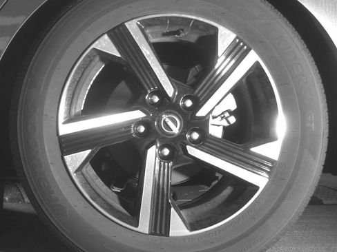 Used 2025 Nissan Sentra SV FWD image 14