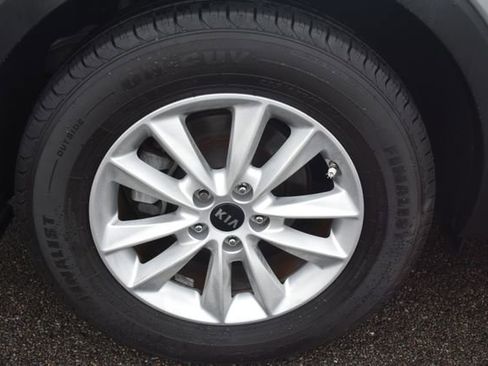 Used 2019 Kia Sorento LX image 44