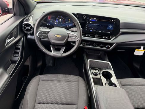 Used 2026 Chevrolet Equinox LT AWD/4WD image 12