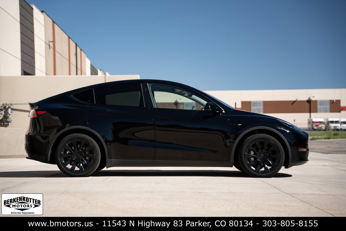 Used 2025 Tesla Model Y Long Range AWD/4WD image 4