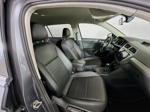Used 2019 Volkswagen Tiguan SE image 30