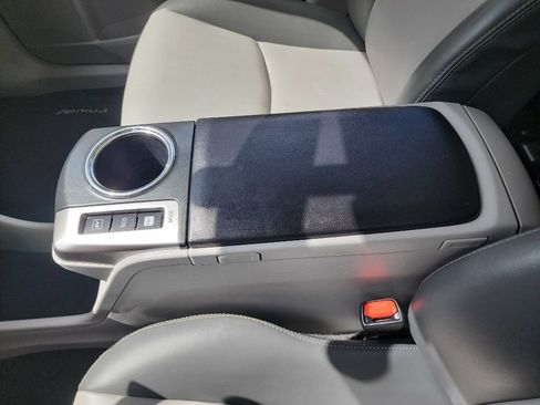 Used 2015 Toyota Prius V Four FWD image 21