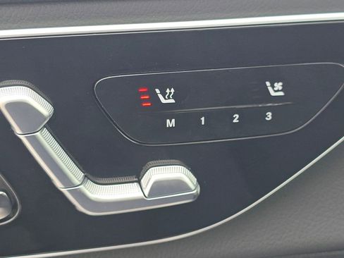 Used 2025 Mercedes-Benz GLC 300 4MATIC image 6