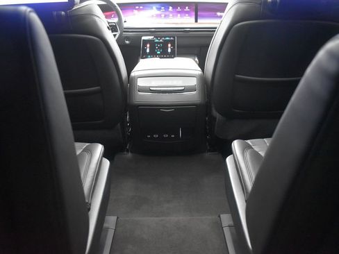 Certified 2025 Cadillac Escalade Sport Platinum image 32