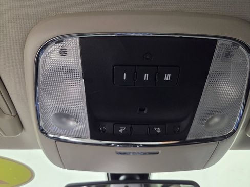 Used 2023 Chrysler 300 Touring L w/ Comfort Group RWD image 13