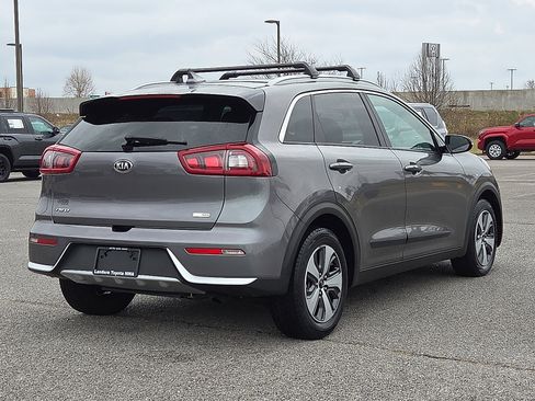 Used 2017 Kia Niro EX image 5