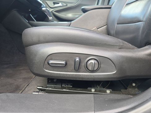 Used 2018 Chevrolet Malibu Hybrid w/ Leather Package FWD image 22