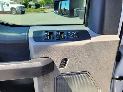 Used 2022 Ford F250 XL w/ STX Appearance Package AWD/4WD image 23