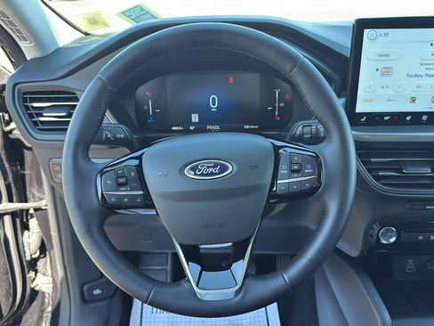Used 2025 Ford Escape SE w/ Class II Trailer Tow Package FWD image 5