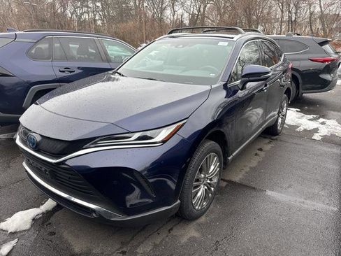 Certified 2023 Toyota Venza XLE image 1