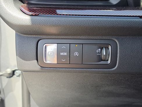 New 2026 Chevrolet Traverse RS w/ LPO, Floor Liner Package FWD image 32