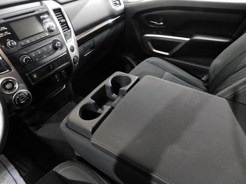 Used 2017 Nissan Titan SV image 58