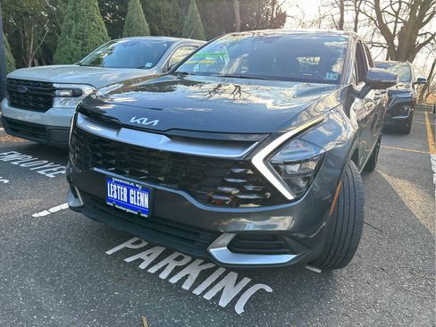 Used 2023 Kia Sportage EX image 4