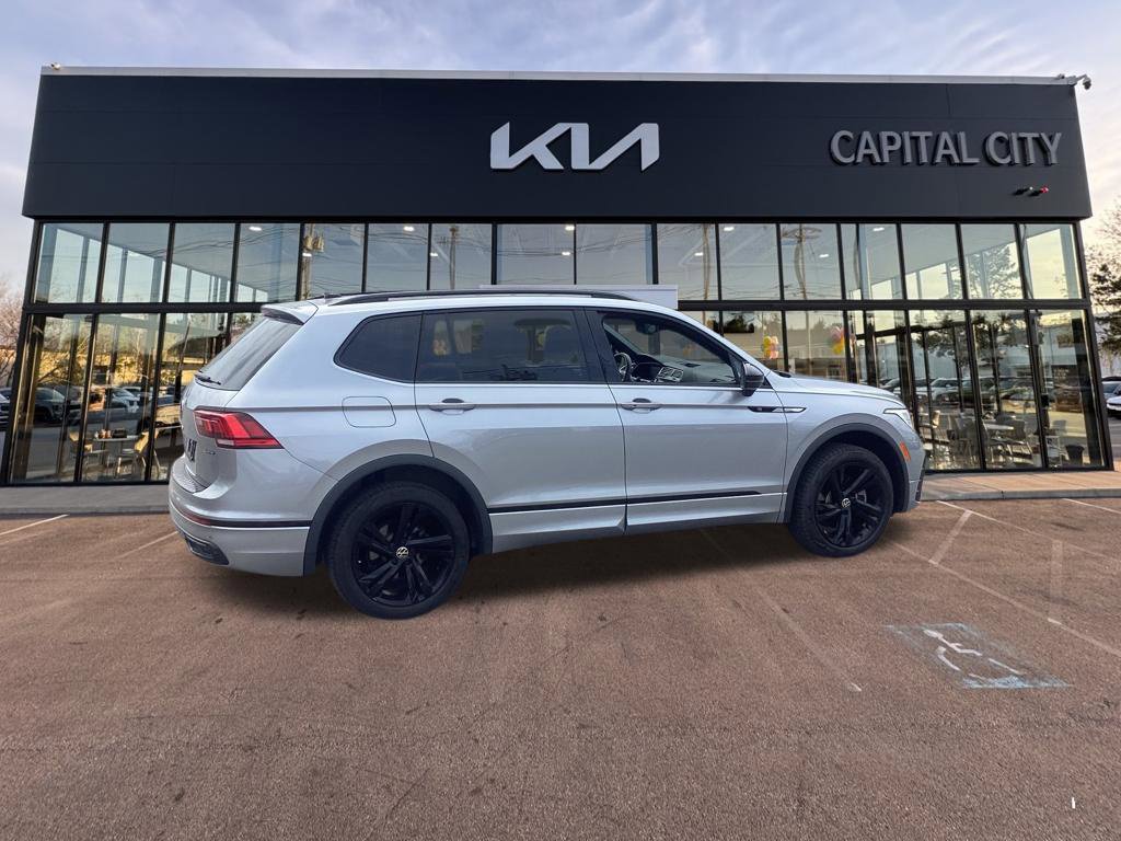 Used 2024 Volkswagen Tiguan SE R-Line AWD/4WD image 6