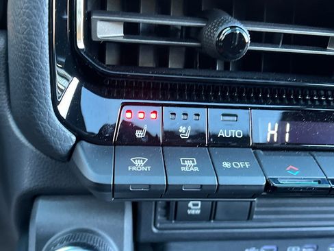 Used 2025 Toyota Land Cruiser image 29