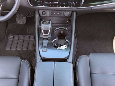 Used 2024 Nissan Rogue SL w/ SL Premium Package FWD image 20
