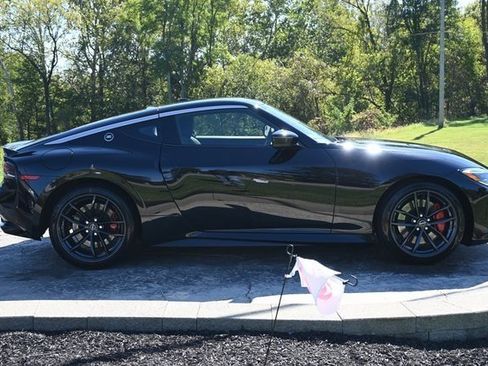 Used 2024 Nissan Z Performance w/ Floor Mat Package image 4
