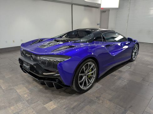 Used 2025 McLaren Artura Spider image 24