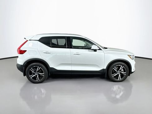 Used 2023 Volvo XC40 B5 Core w/ Convenience Package AWD/4WD image 7