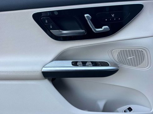 Certified 2025 Mercedes-Benz GLC 300 image 13