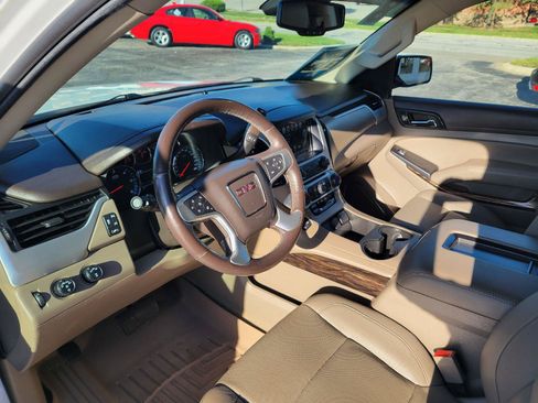 Used 2018 GMC Yukon SLT w/ Open Road Package AWD/4WD image 5
