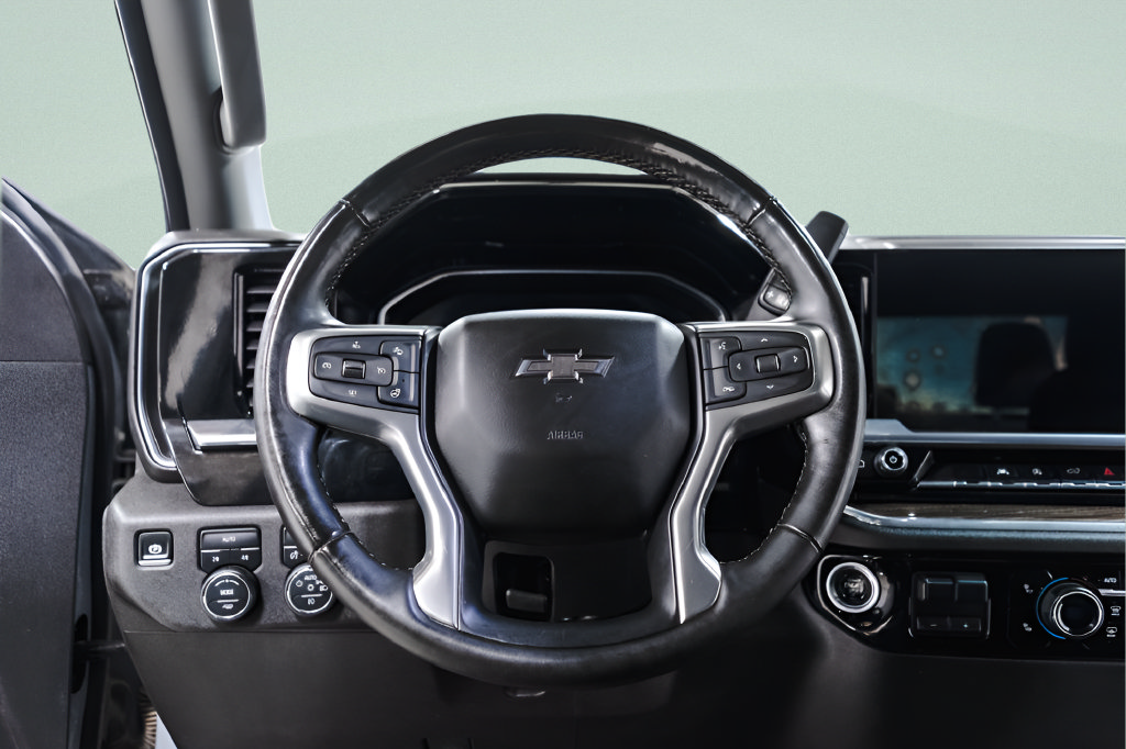 Used 2024 Chevrolet Silverado 1500 RST w/ Dark Appearance Package AWD/4WD image 9
