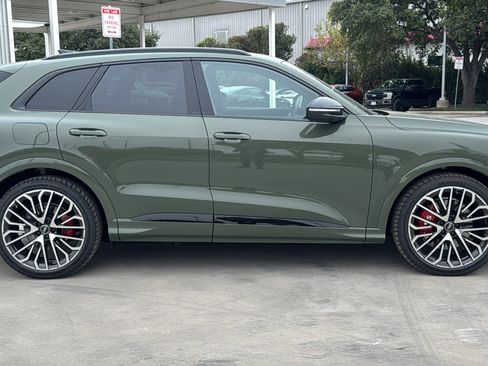 New 2025 Audi SQ5 Prestige image 8